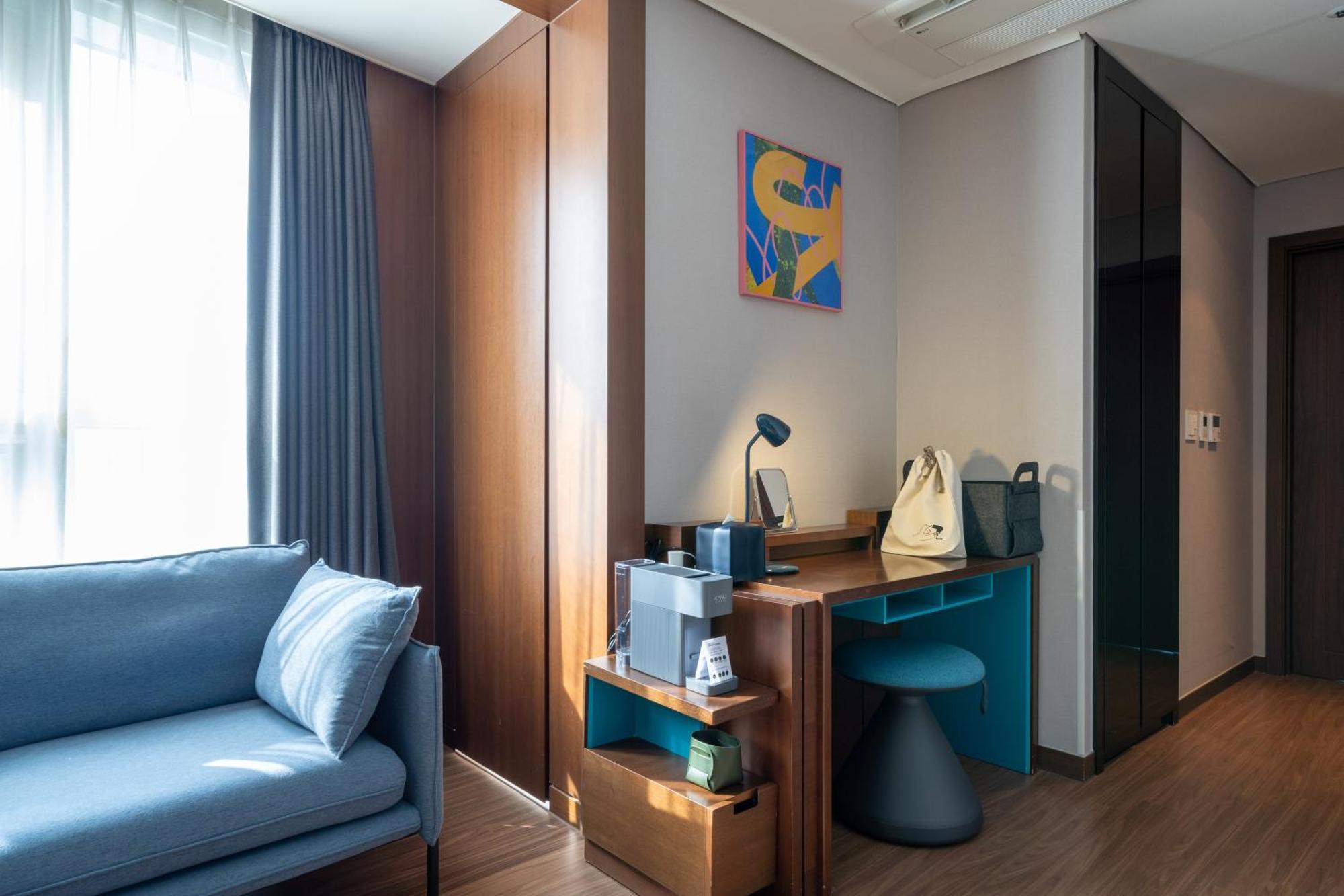 Urbanstay Haeundae Station Пусан Экстерьер фото