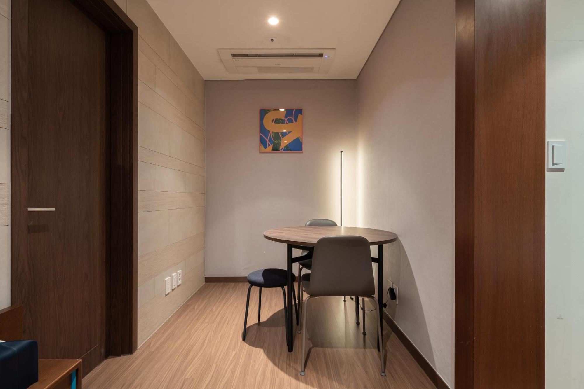 Urbanstay Haeundae Station Пусан Экстерьер фото