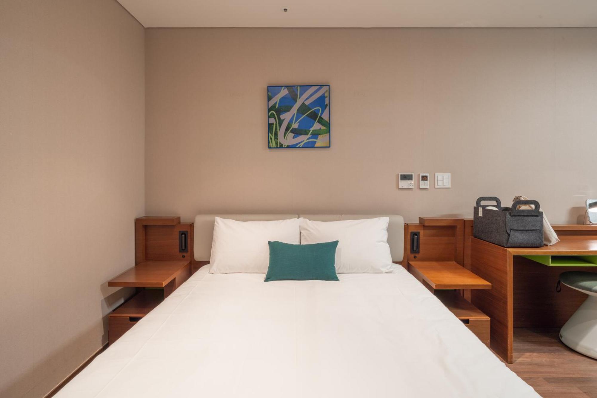 Urbanstay Haeundae Station Пусан Экстерьер фото